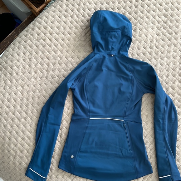 Lululemon Jacket - Picture 4 of 6
